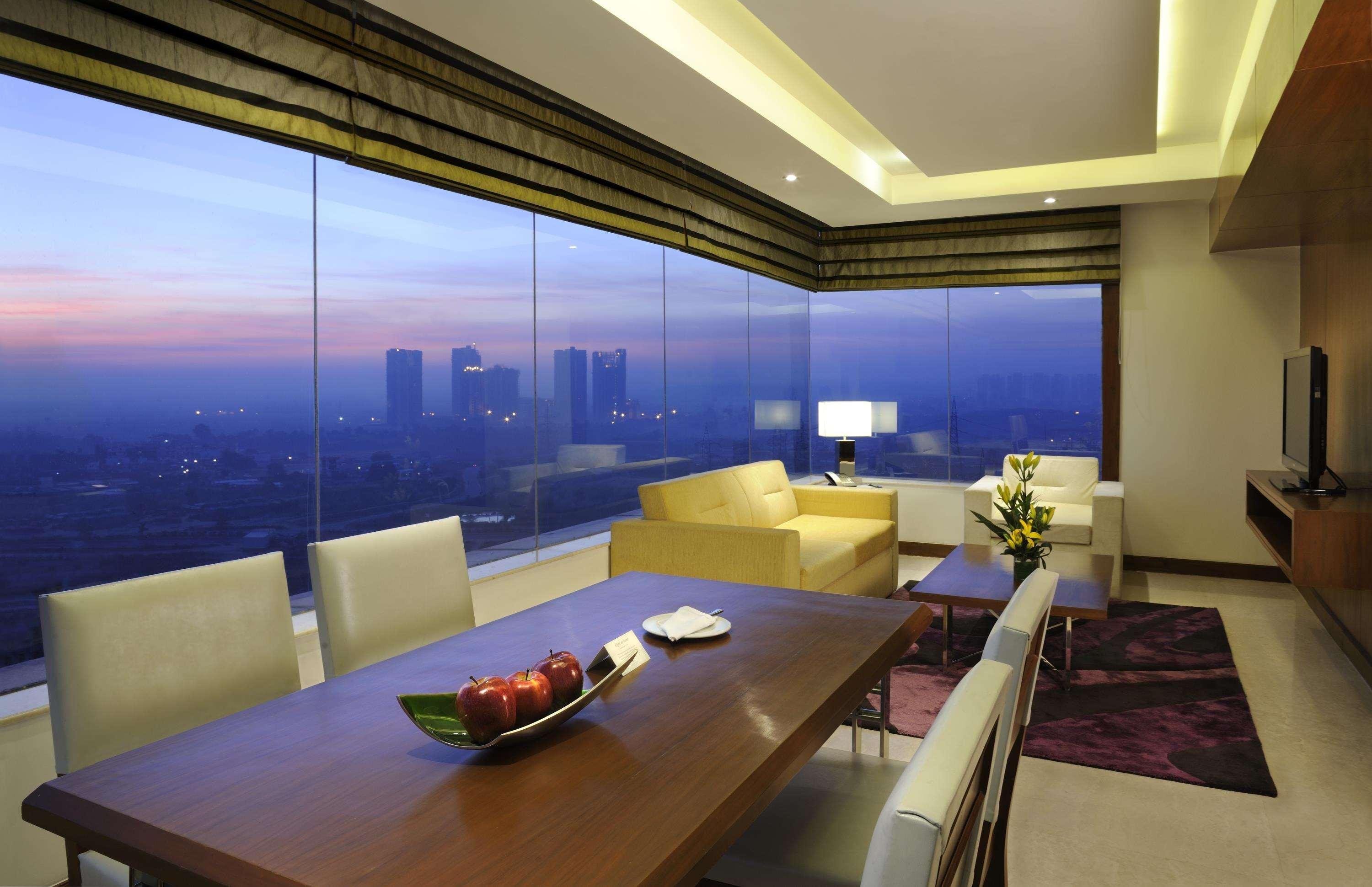Doubletree By Hilton Gurgaon New Delhi Ncr Hotell Exteriör bild