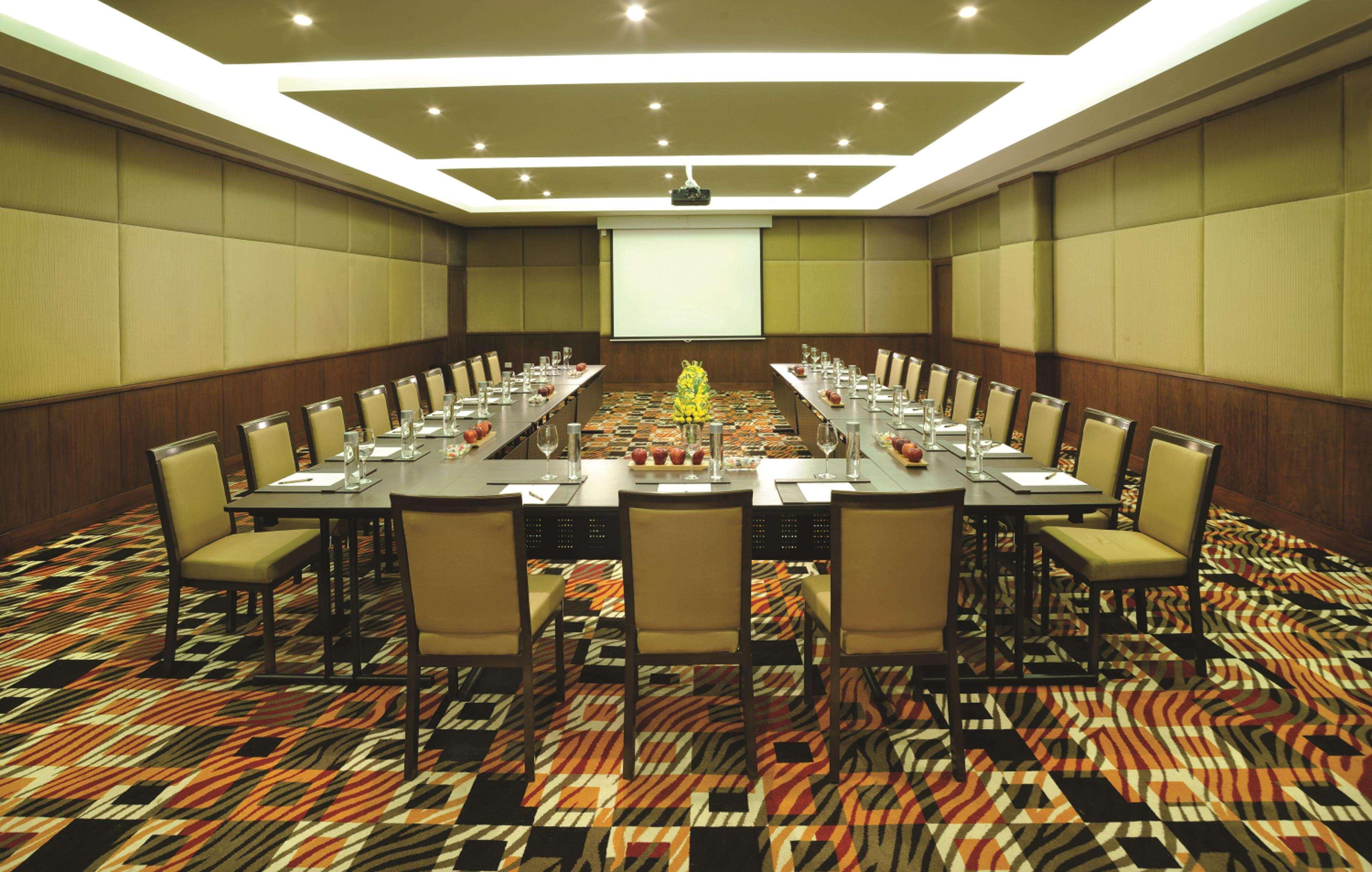 Doubletree By Hilton Gurgaon New Delhi Ncr Hotell Business bild