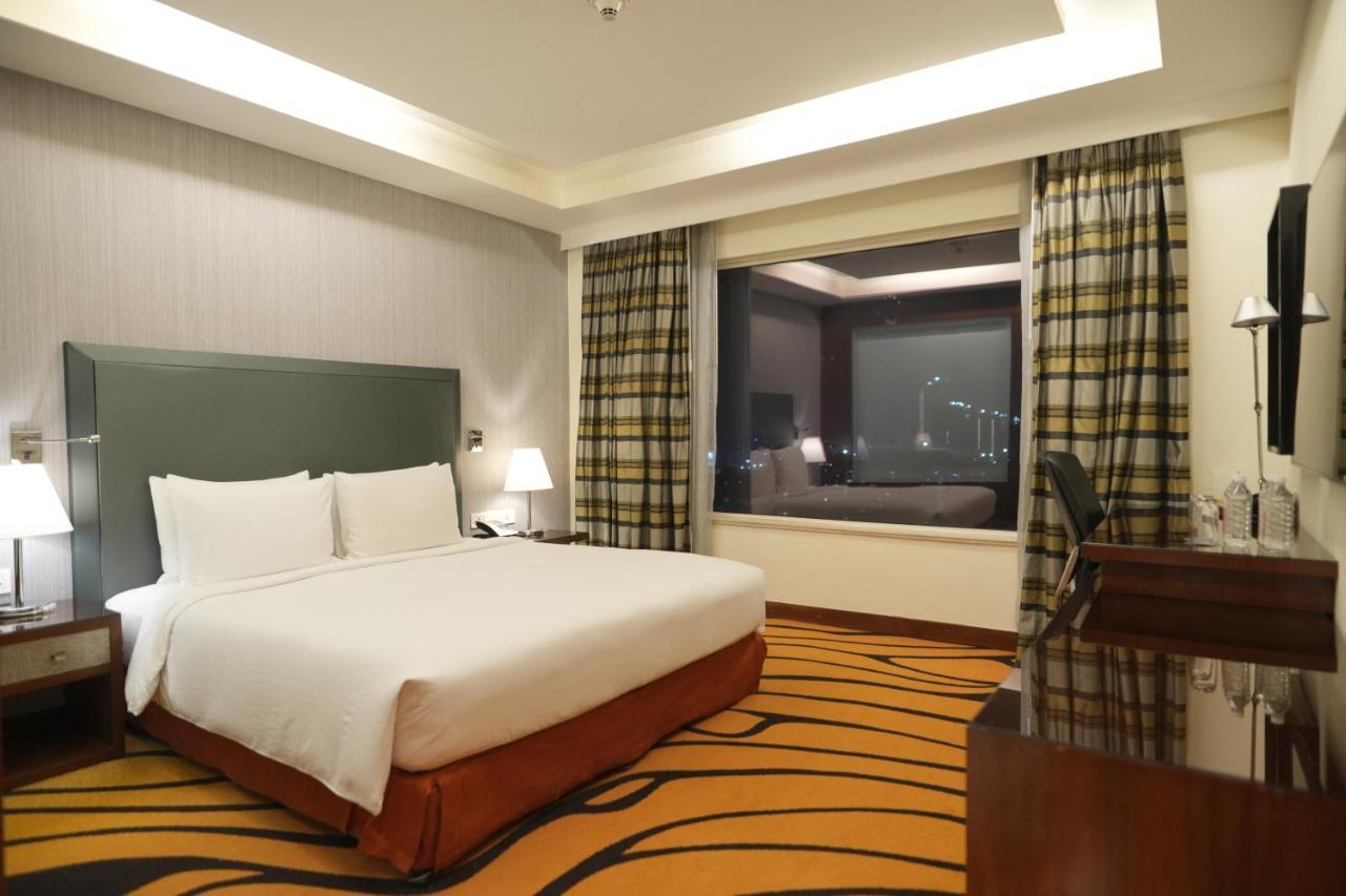Doubletree By Hilton Gurgaon New Delhi Ncr Hotell Exteriör bild