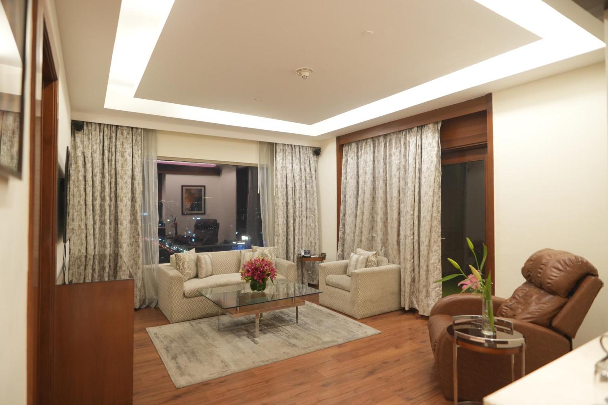 Doubletree By Hilton Gurgaon New Delhi Ncr Hotell Exteriör bild