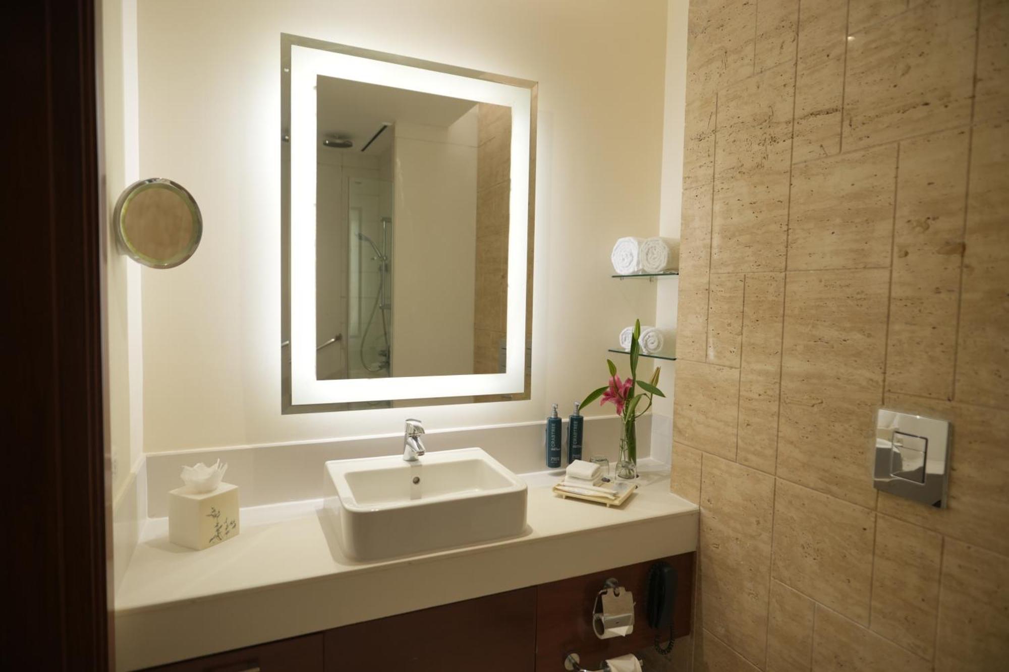 Doubletree By Hilton Gurgaon New Delhi Ncr Hotell Exteriör bild