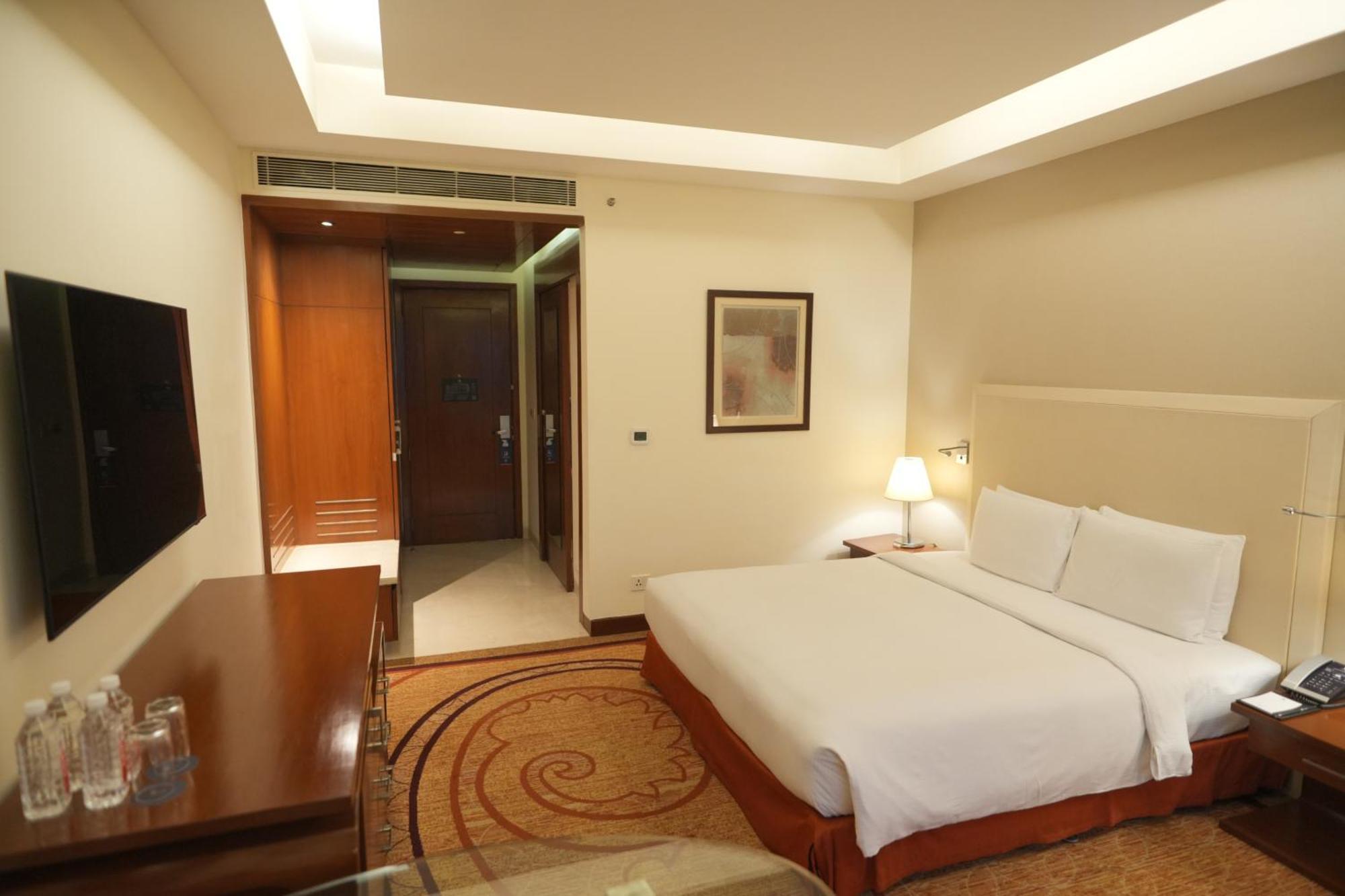 Doubletree By Hilton Gurgaon New Delhi Ncr Hotell Exteriör bild