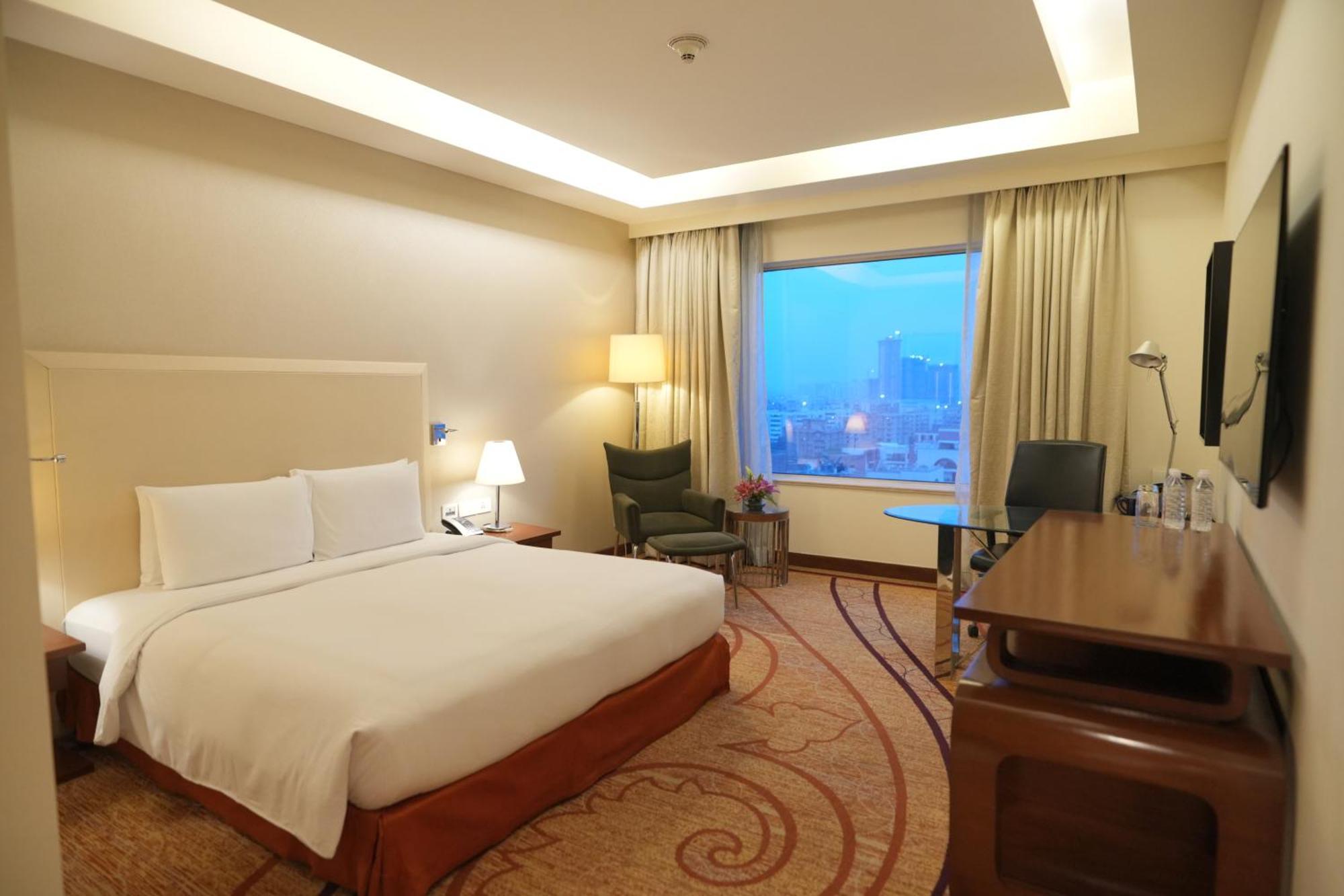 Doubletree By Hilton Gurgaon New Delhi Ncr Hotell Exteriör bild