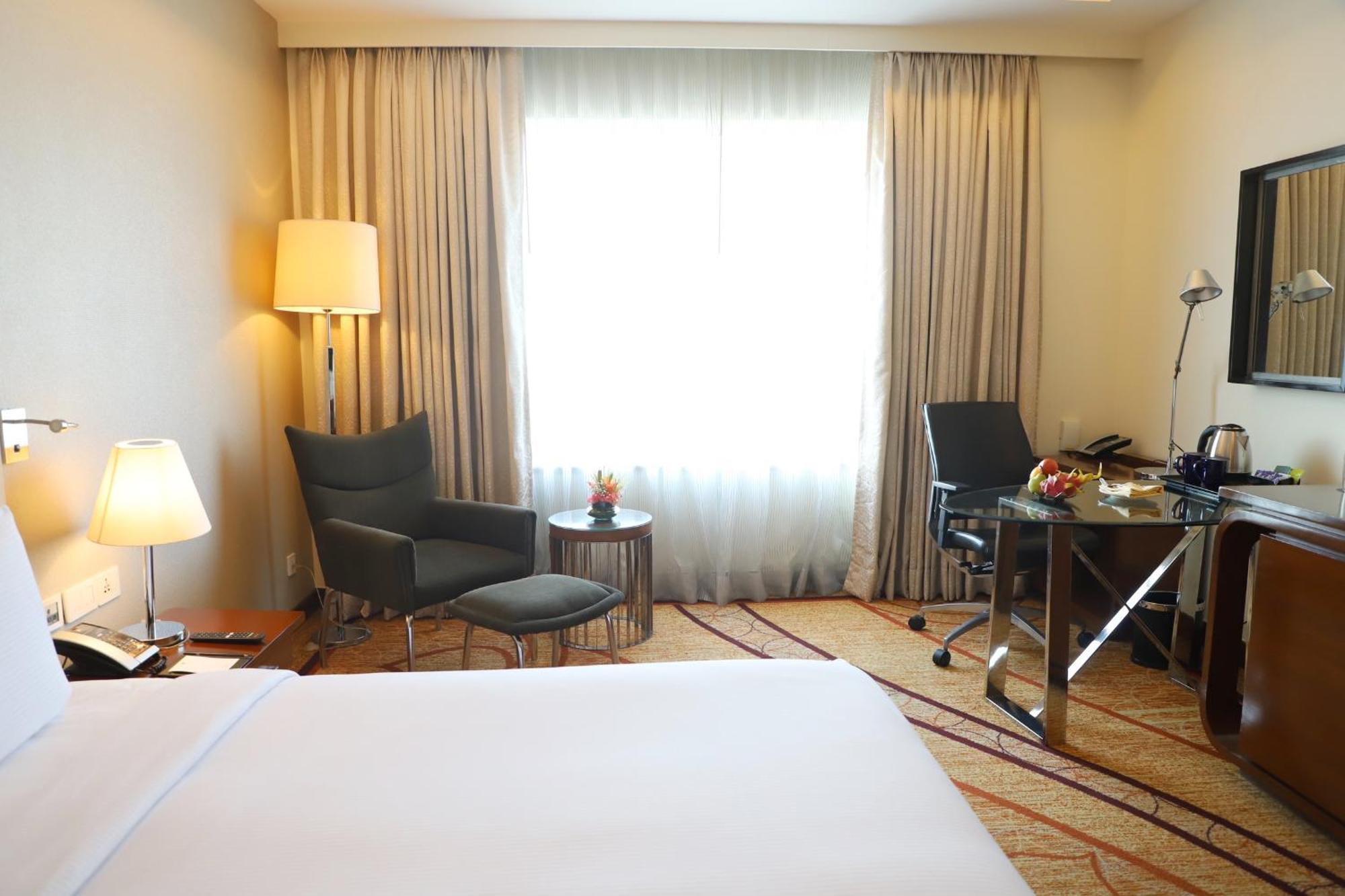 Doubletree By Hilton Gurgaon New Delhi Ncr Hotell Exteriör bild