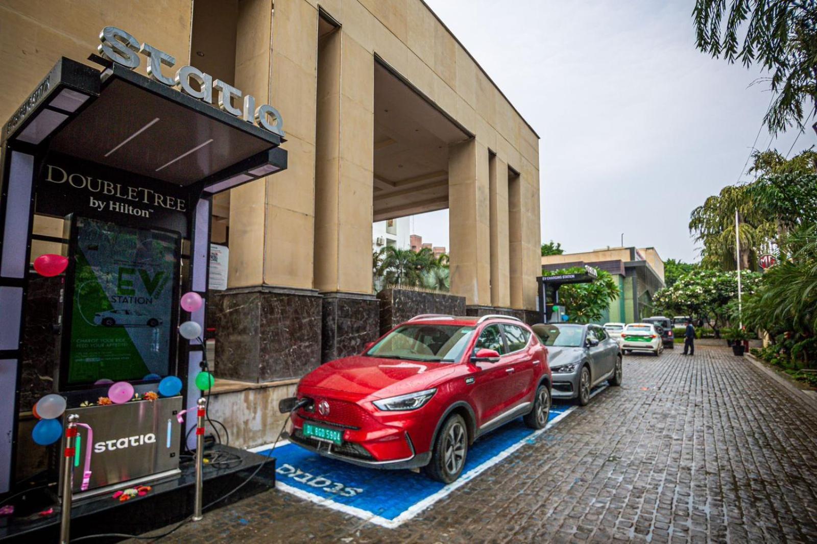 Doubletree By Hilton Gurgaon New Delhi Ncr Hotell Exteriör bild