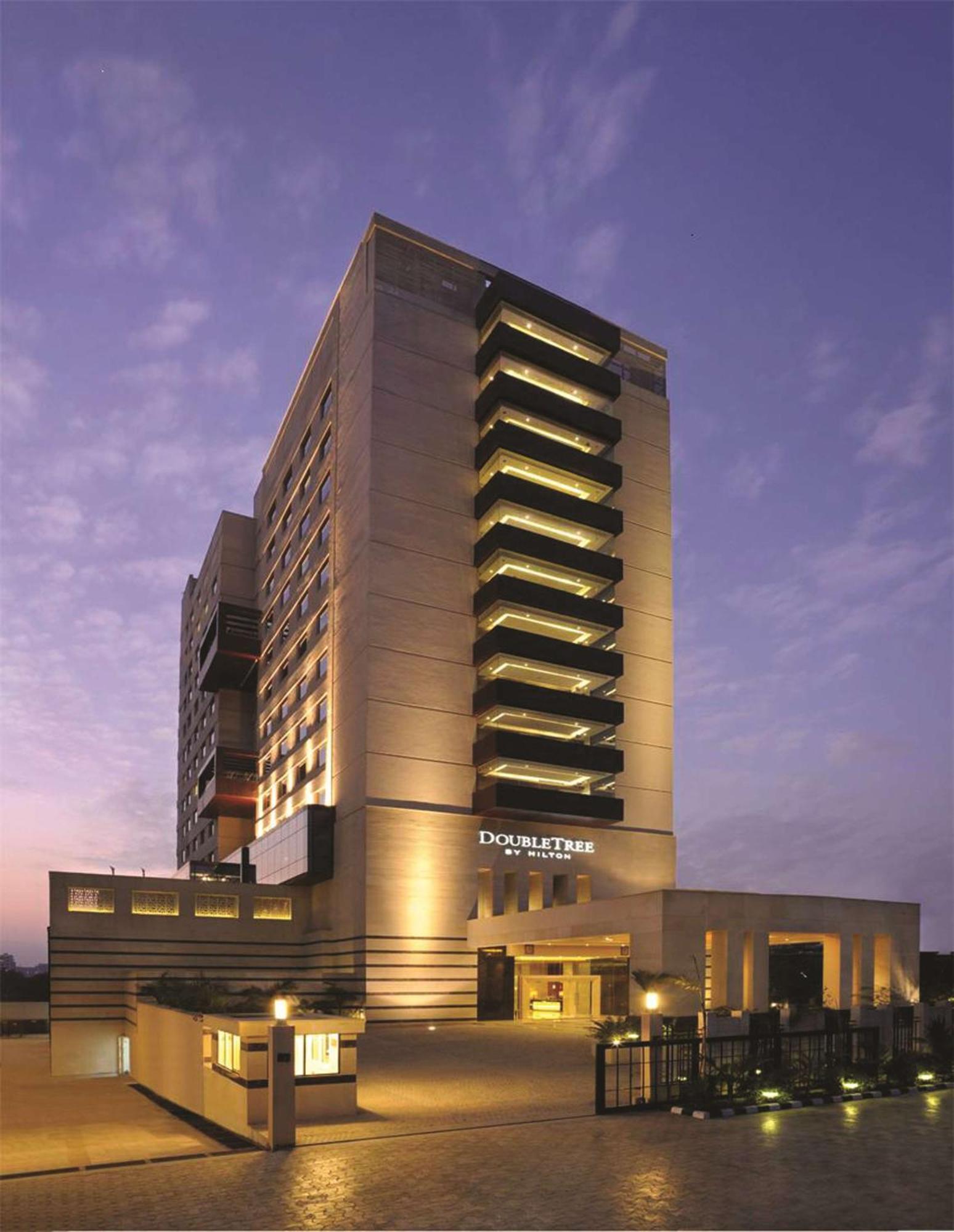 Doubletree By Hilton Gurgaon New Delhi Ncr Hotell Exteriör bild