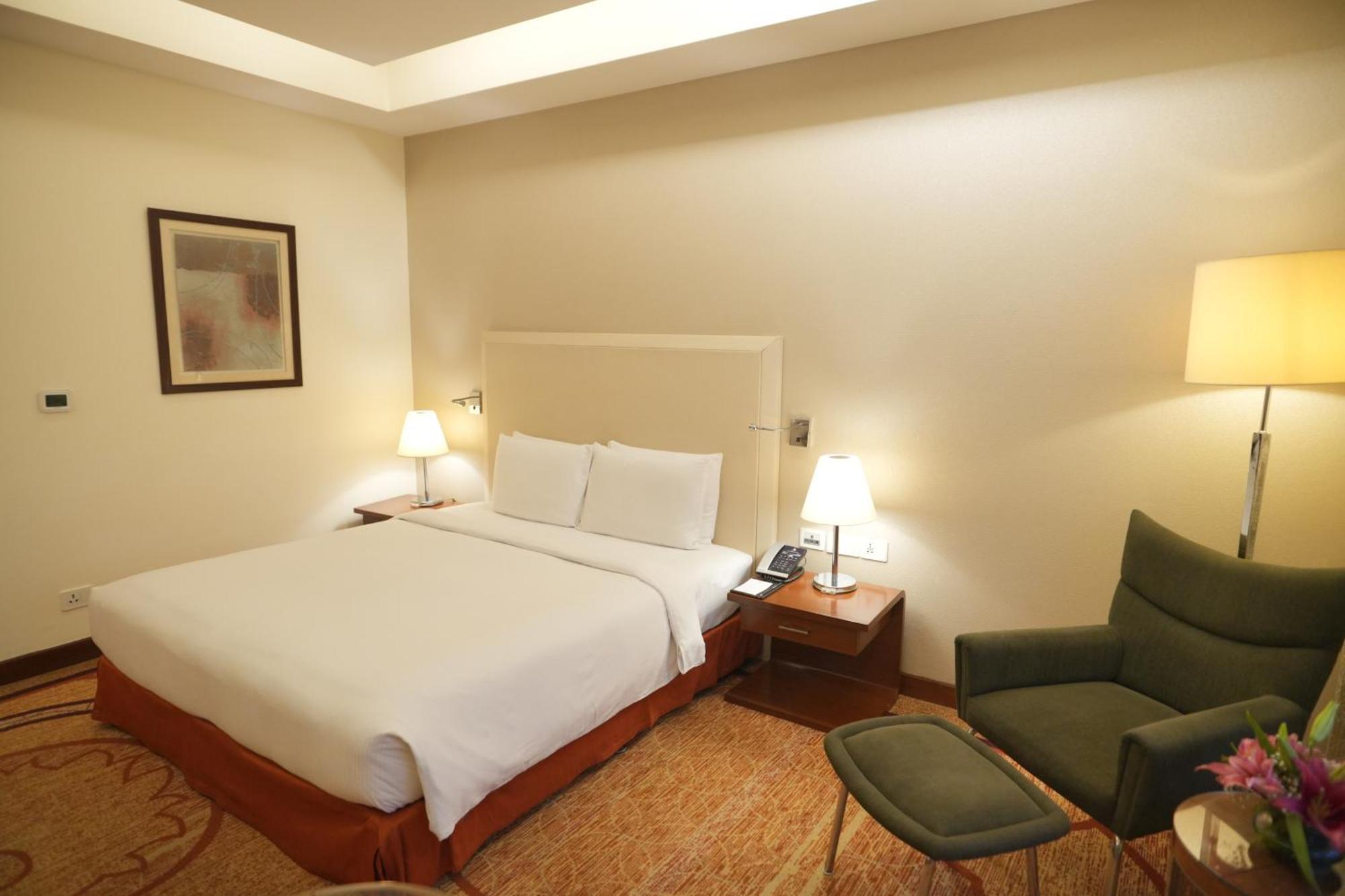 Doubletree By Hilton Gurgaon New Delhi Ncr Hotell Exteriör bild