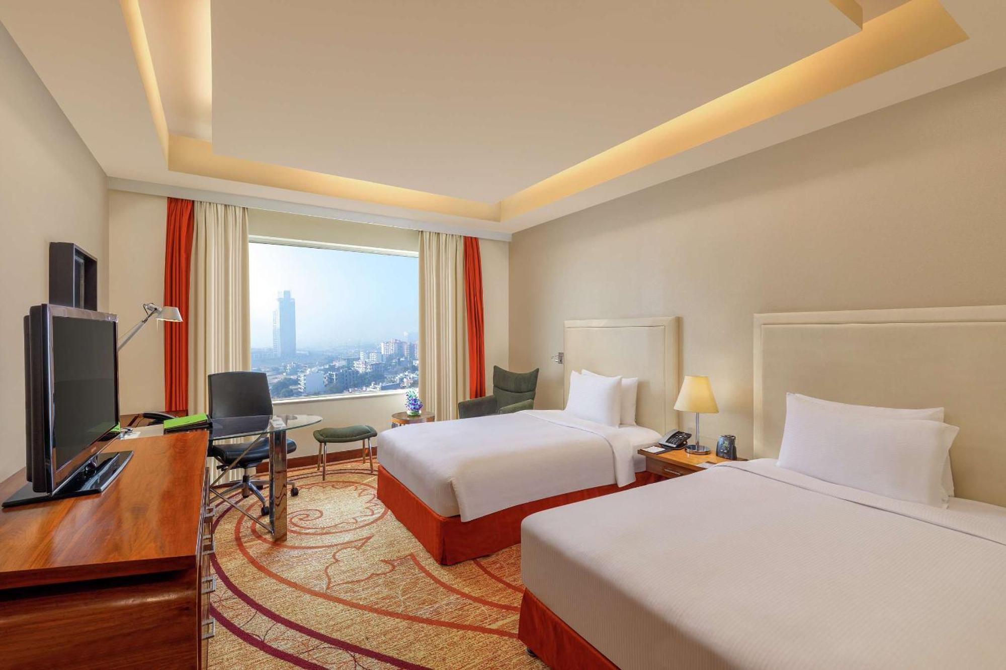 Doubletree By Hilton Gurgaon New Delhi Ncr Hotell Exteriör bild