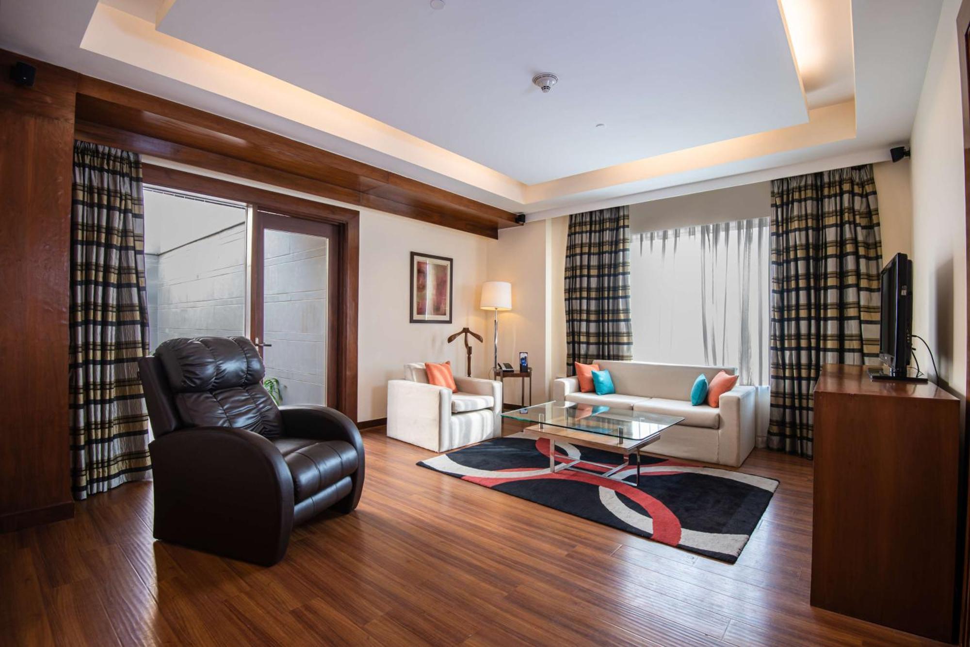 Doubletree By Hilton Gurgaon New Delhi Ncr Hotell Exteriör bild