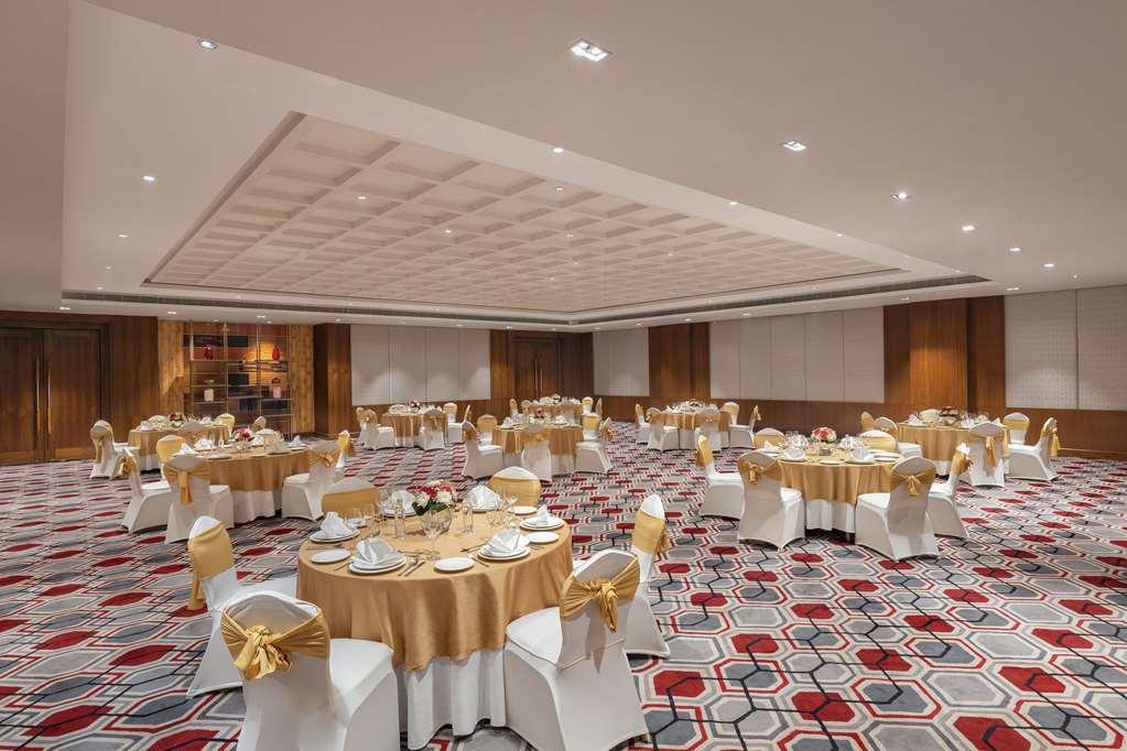 Doubletree By Hilton Gurgaon New Delhi Ncr Hotell Restaurang bild